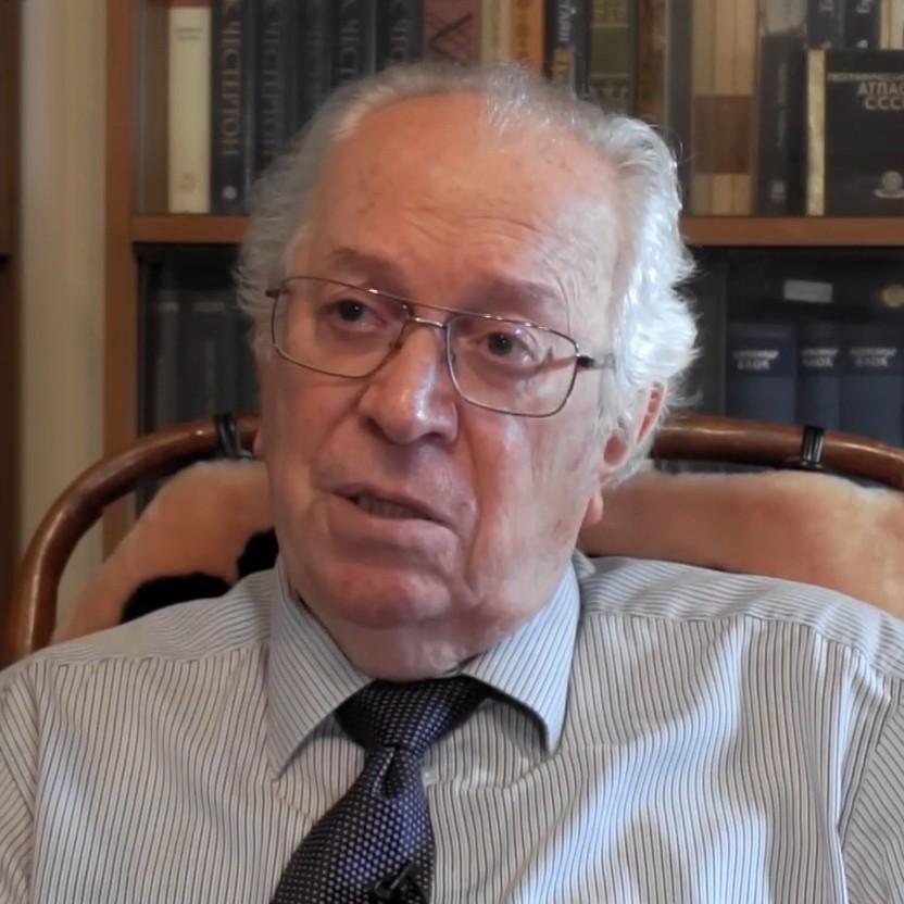 <p>Виктор Данилов-Данильян</p>