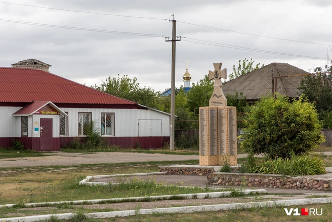 Часть местных в определенной степени полагается на казаков | Источник: Константин Завриков / V1.RU 