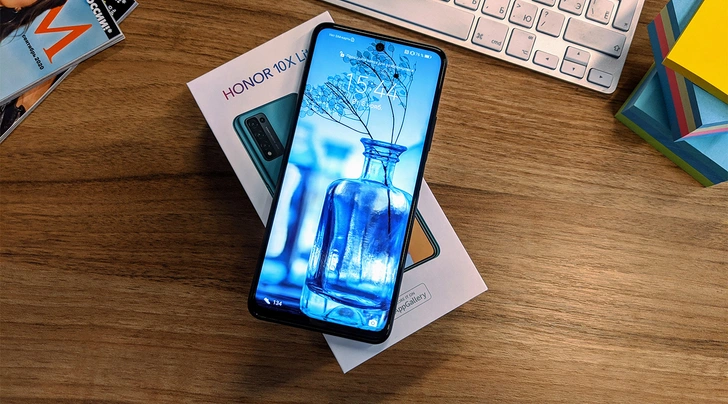 Золотая середина: смартфон-долгожитель Honor 10X Lite