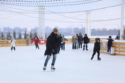 Каток на Адмиралтейке в Воронеже возобновил работу