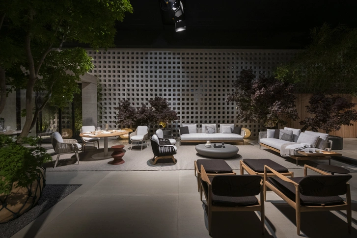 Стенд Minotti на Salone del Mobile.Milano 2022. | Источник: Salone del Mobile.Milano