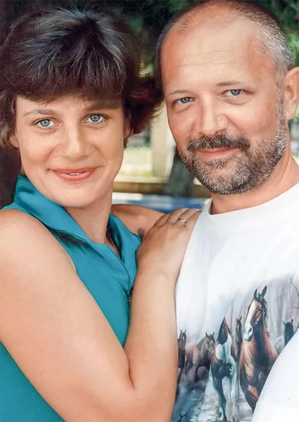 «Нина Евгеньевна считала, что невозможно совместить две роли — актрисы и жены. И она сознательно выбрала второе. Она так и говорила: „Моя главная роль — жена!“ Очень жаль, она была большая актриса…» — рассуждала невестка Меньшиковой