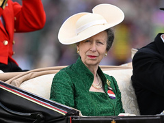 Новая беда в Букингемском дворце: принцесса Анна в больнице после падения с лошади