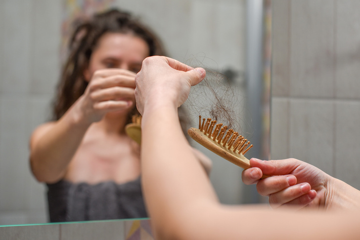 На примере Анастасии Костенко: 6 причин, почему женщина на ГВ теряет волосы
