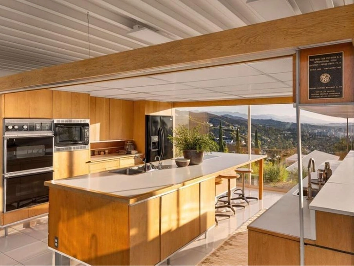 Источник: Кэмерон Карозерс