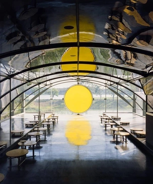 «Лунный» павильон: архитекторы Atelier Guo возвели его над руинами теплицы в Китае