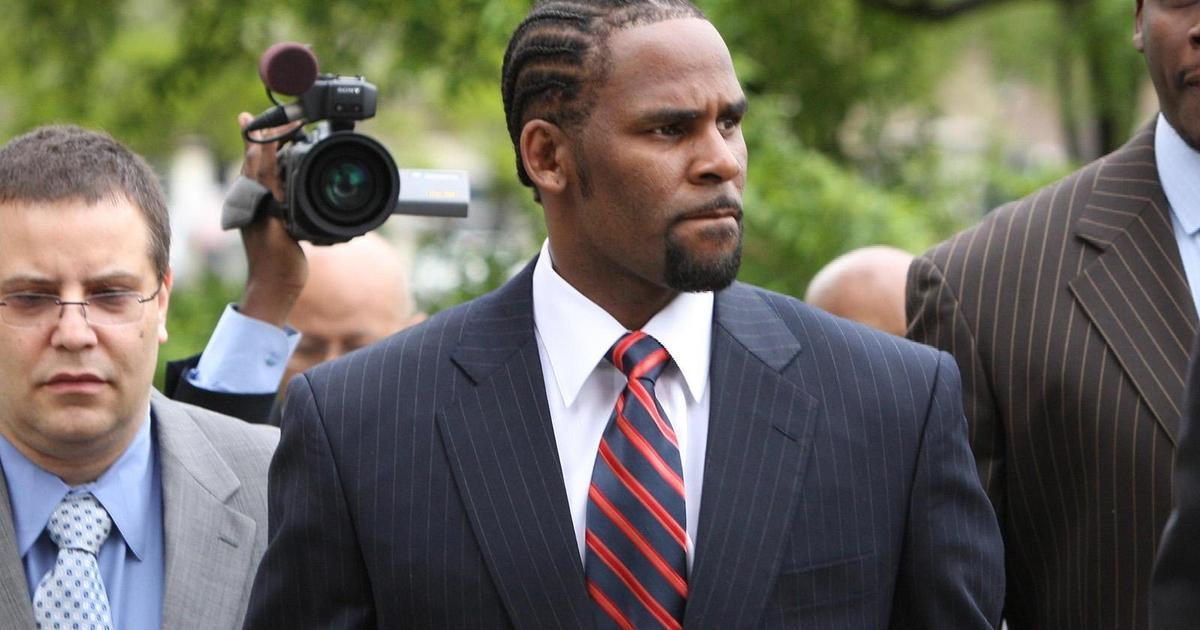 R Kelly создал секс-культ с малолетними рабынями: почему его вину не могли доказать 25 лет?