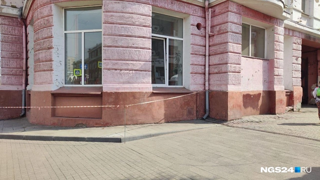 Дом давно нуждается в ремонте | Источник: Полина Бородкина / NGS24.RU