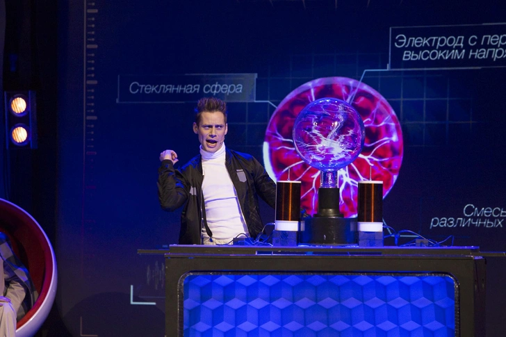 Научная елка WOW! HOW? приглашает заглянуть в будущее на новом шоу «Новый год 100 лет вперед» | Источник: AndreyTS