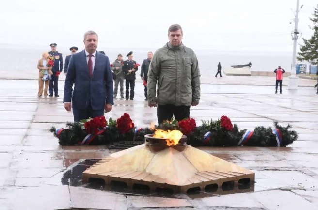 В 2021 году из-за коронавируса в День ВМФ ограничились возложением цветов