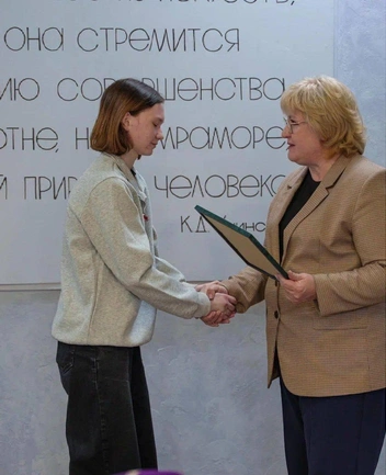 Также наградили волонтерский отряд, который во время каждого сезона берет на себя большой пласт работы | Источник: Евгений Харченко