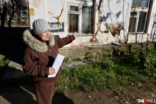 Ольга Усова представляет интересы жильцов и в суде добивается, чтобы новый дом все-таки завершили | Источник: Михаил Шилкин