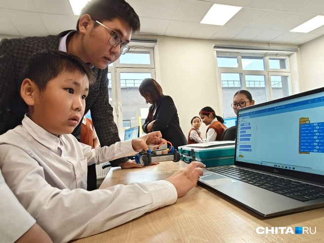 Жамсо собрал уже не одного робота | Источник: Тамара Ван-Фу-Ли / CHITA.RU