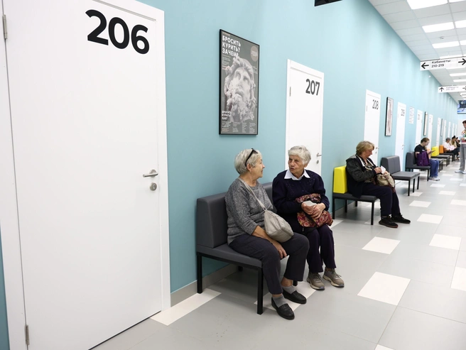 Основная часть услуг по ОМС предоставляется бесплатно, но в отдельных случаях возможны исключения. | Источник: Автор: Наталья Лапцевич, источник: 74.RU