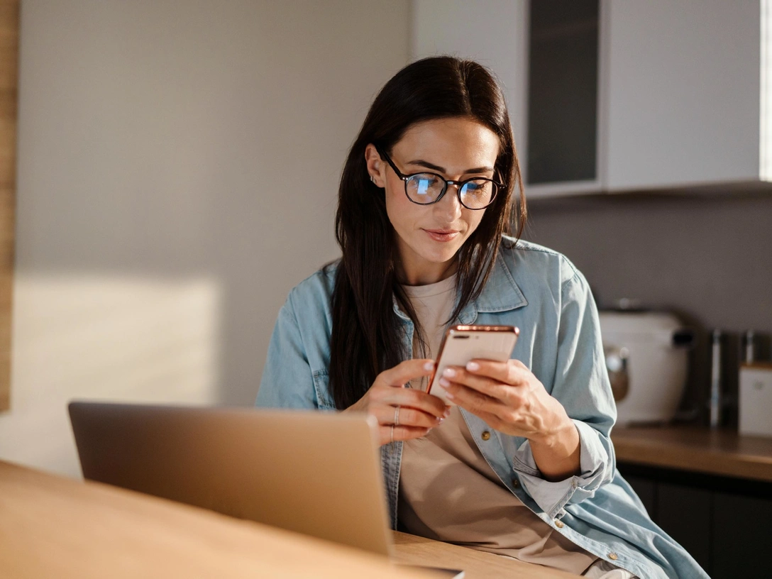 Живут по звездам: 3 знака Зодиака, которые верят в астрологию больше других | marieclaire.ru