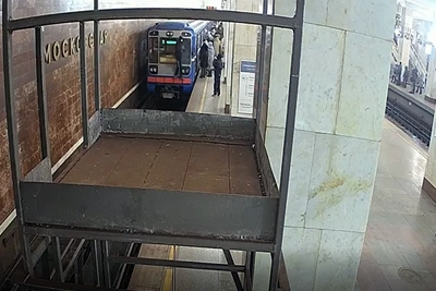 Шалабаев раскритиковал подростков за опасные игры в метро