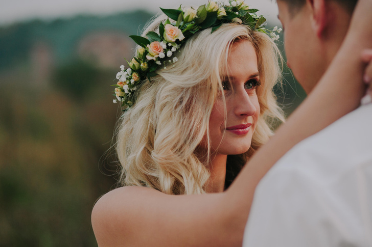 Свадебные агентства в Москве стонут: молодожены экономят на живых цветах и скатертях