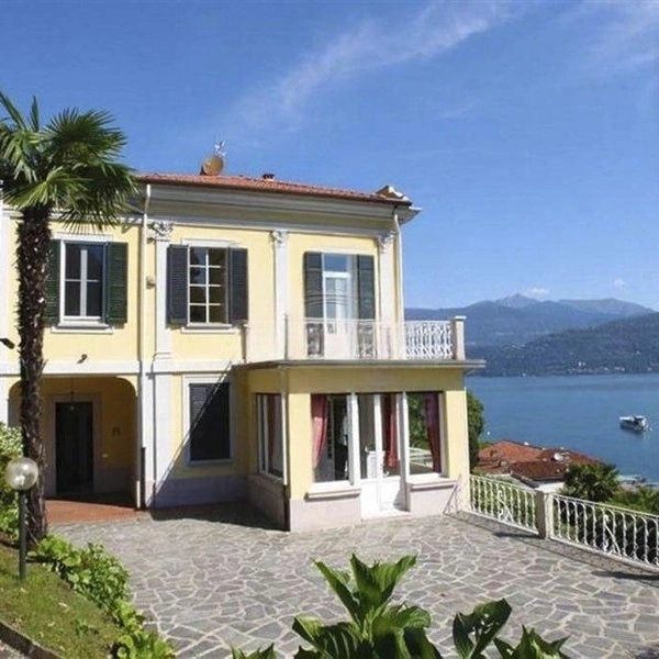 Собственником виллы на берегу озера Лаго-Маджоре в итальянском городке Бавено также называют Алексея Боброва | Источник: SHOT