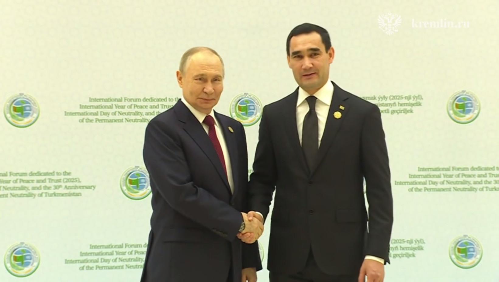 Путин приехал в Туркменистан. Запланирована встреча с Эрдоганом