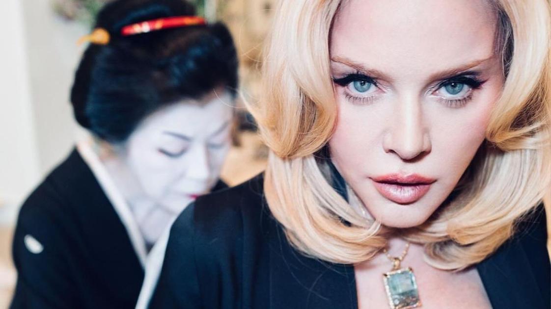 Мадонна годами фотошопила себя, но Met Gala сняла с нее все фильтры