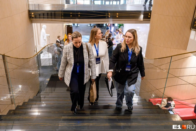 Все больше гостей заходило в Hyatt Regency | Источник: Максим Комаров / Городские порталы