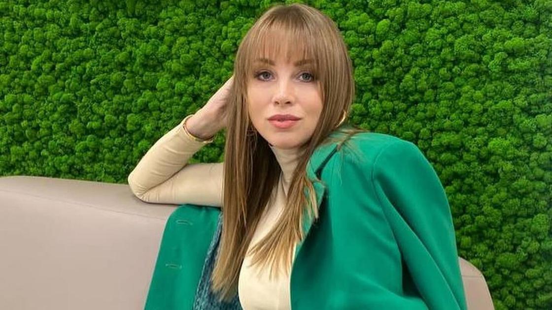 Полина Диброва показала синяки на лице и обрушилась с обвинениями на Елену Товстик
