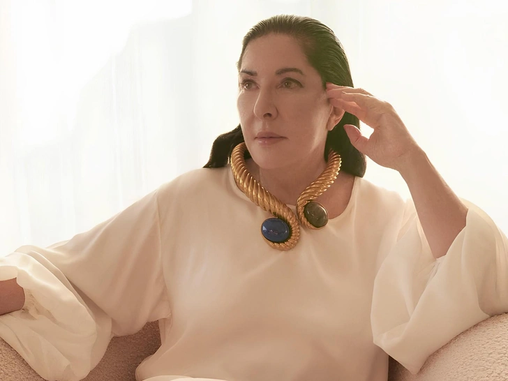 Как идеальная белая рубашка Yohji Yamamoto исцелила разбитое сердце Марины Абрамович | marieclaire.ru