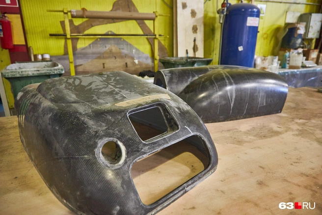 Капоты для двигателя Borey из углепластика | Источник: Роман Данилкин / 63.RU