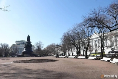 Зачем парки Петербурга закрывают на просушку весной