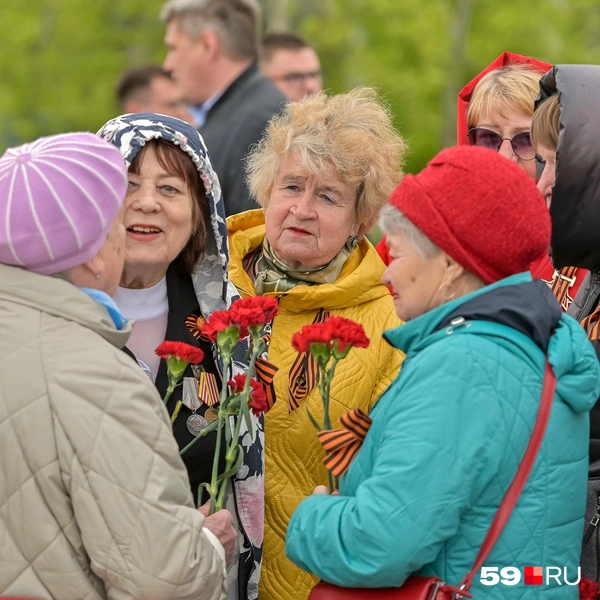 Активные пенсионерки не смогли пропустить такое событие | Источник: Василина Любимова / 59.RU