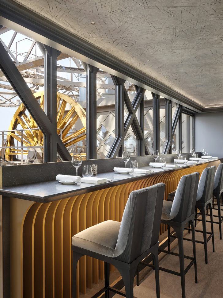 Возвращение легенды: ресторан  Le Jules Vernе на Эйфелевой башне (фото 12)