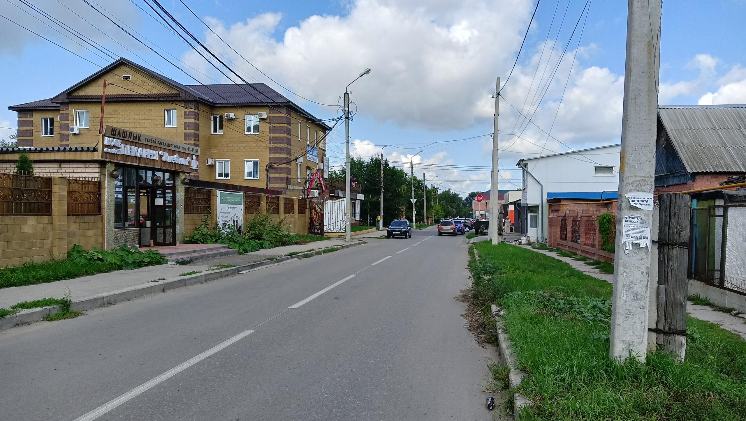 Придется пешком. На перекрестке в Центральном районе запретят парковать автомобили