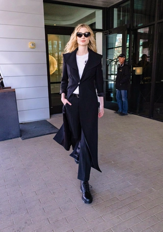 Идеальный образ для высокой девушки: урок от Элизабет Дебики | marieclaire.ru