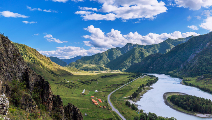 Есть признаки административного правонарушения: турист осквернил перевал Кату-Ярык в Горном Алтае