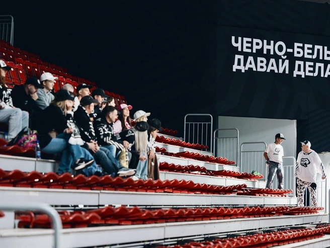 Массовку из болельщиков «Трактора» собрали среди жителей Челябинска | Источник: Наталья Лапцевич 