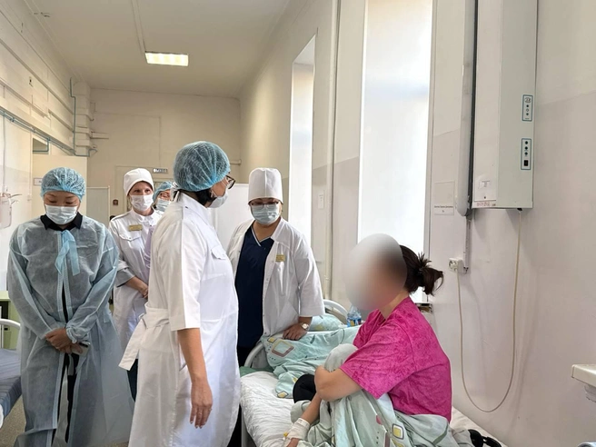 Уже почти полторы сотни. В Улан-Удэ растет число отравившихся шаурмой и онигири | Источник: телеграм-канал Евгении Лудуповой