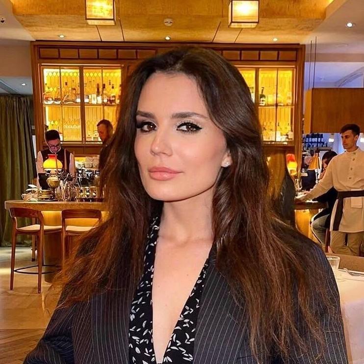 Дочь Распутиной вне себя из-за скандала отца с бывшей: «Мама не должна копаться в этом, могла бы давно послать его с той семьей!»