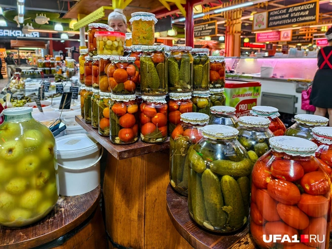 Здесь в целом любят мариновать, даже яблоки | Источник: Булат Салихов / UFA1.RU