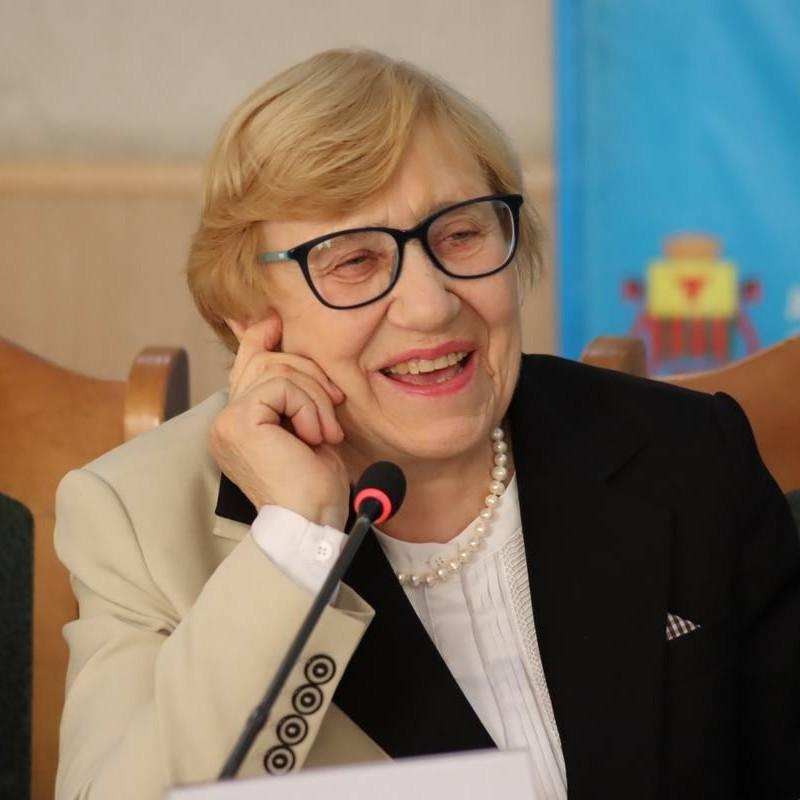 <p>Надежда Николаевна</p>