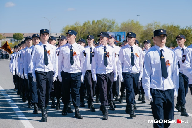 По проспекту колонны прошли за полчаса | Источник: Даниил Пономаренко / MGORSK.RU