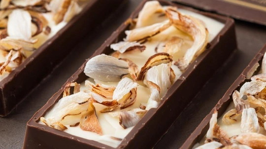 «Шокоголики, общий сбор!»: 8 бьюти-средств с чарующим ароматом какао-масла