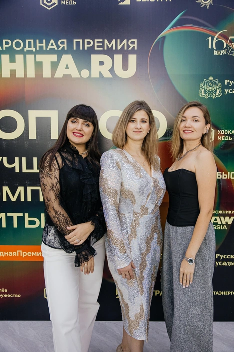 А вы думали, как выглядят стоматологи без медицинского халата и маски? Любуйтесь! | Источник: Ксения Зимина
