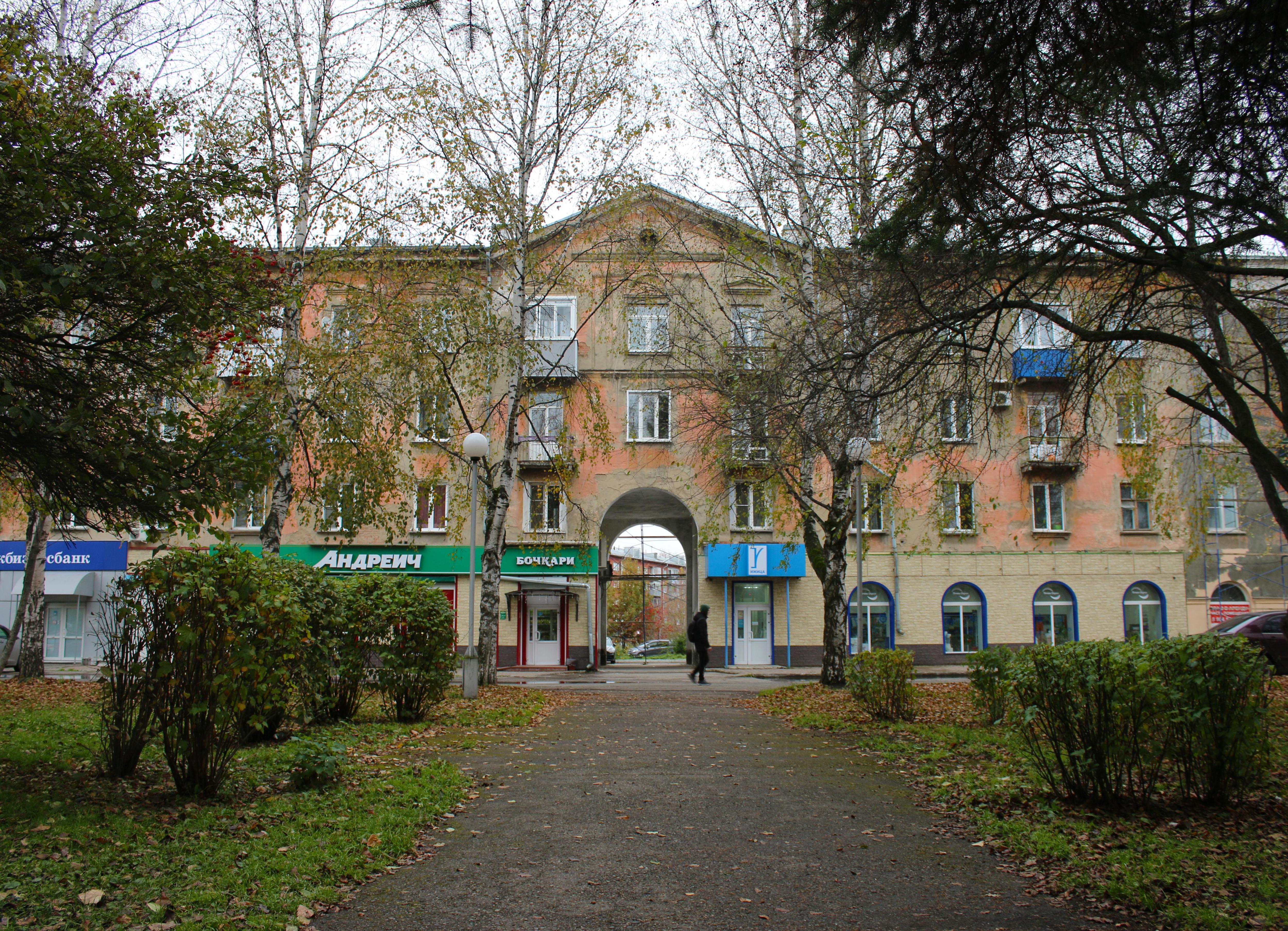 Дом на 60 квартир на Пушкина возвели в конце 50-х годов | Источник: Игорь Епифанцев / NGS42.RU