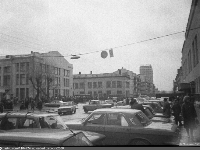 Внешний вид улицы Вайнера в период с 1985 по 1987 годы. | Источник: Григорий Павлов / Pastvu.com