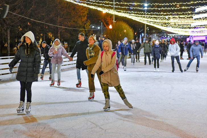 Где в Москве покататься на коньках: лучшие катки, которые обязательно стоит посетить