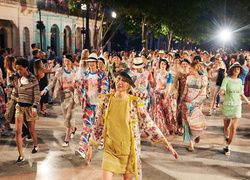 Модная революция: как прошло шоу Chanel на Кубе