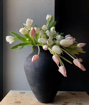 Какие цветы принято дарить на 8 марта