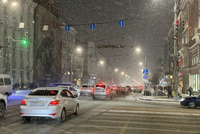 Ростов впервые за зиму замело снегом