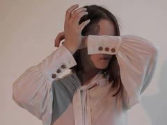 Питерская модель, которой парень прострелил глаз, завела блог о домашнем насилии