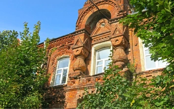 Путешественник нашел симпатичный городок в 120 км от Москвы, где крайне редко бывают туристы. Зачем стоит туда ехать?